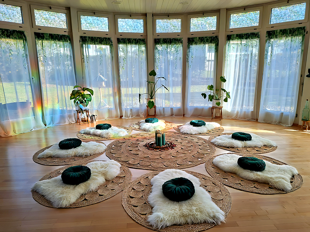 Praxis Kineluna, Langenthal. Seminarraum für die Familienaufstellungs- und Lebensintegrationsseminare von Agnes Buchmann in Langenthal